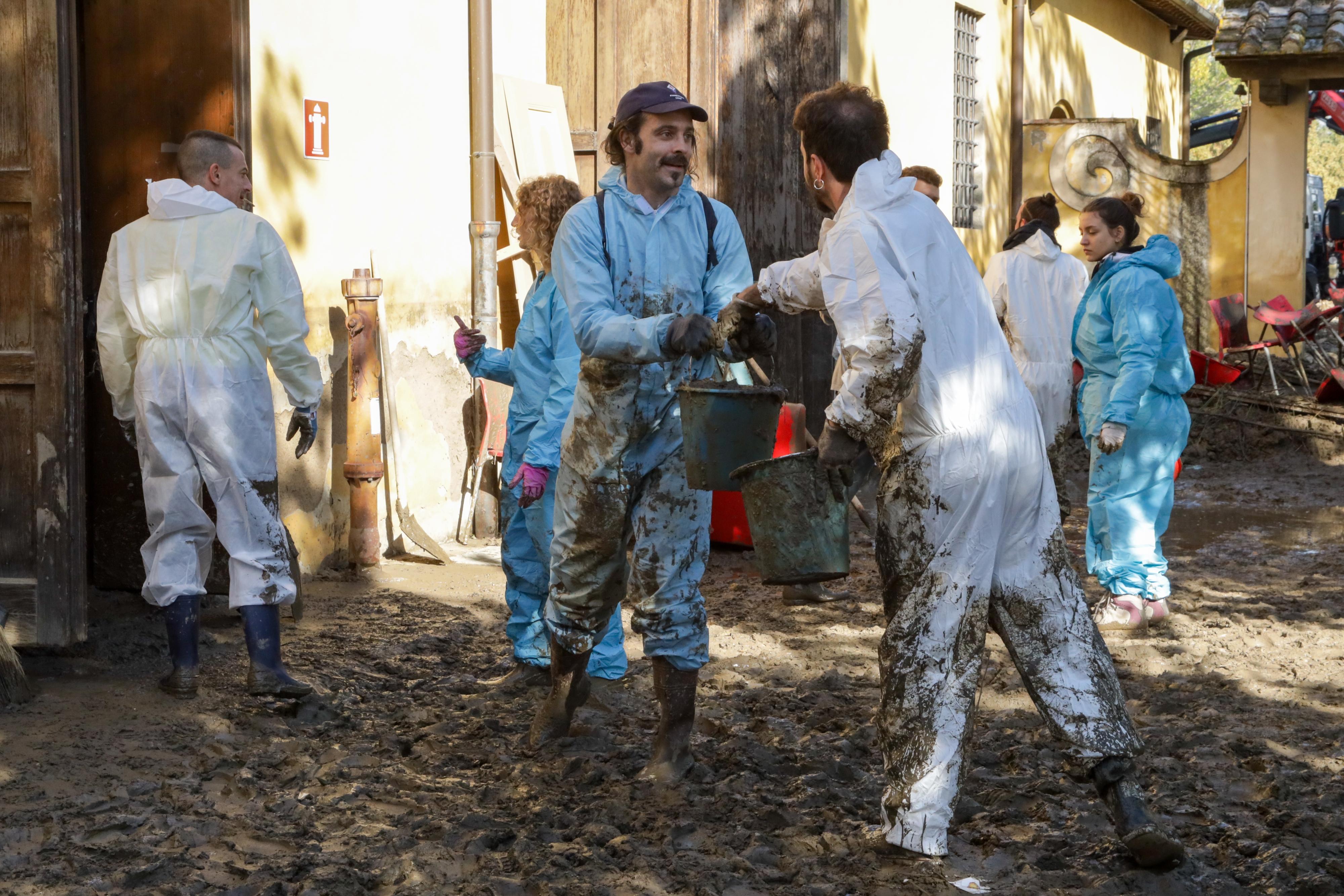 Alluvionati, ultima beffa: ora le assicurazioni costano molto di più. Imprese nei guai