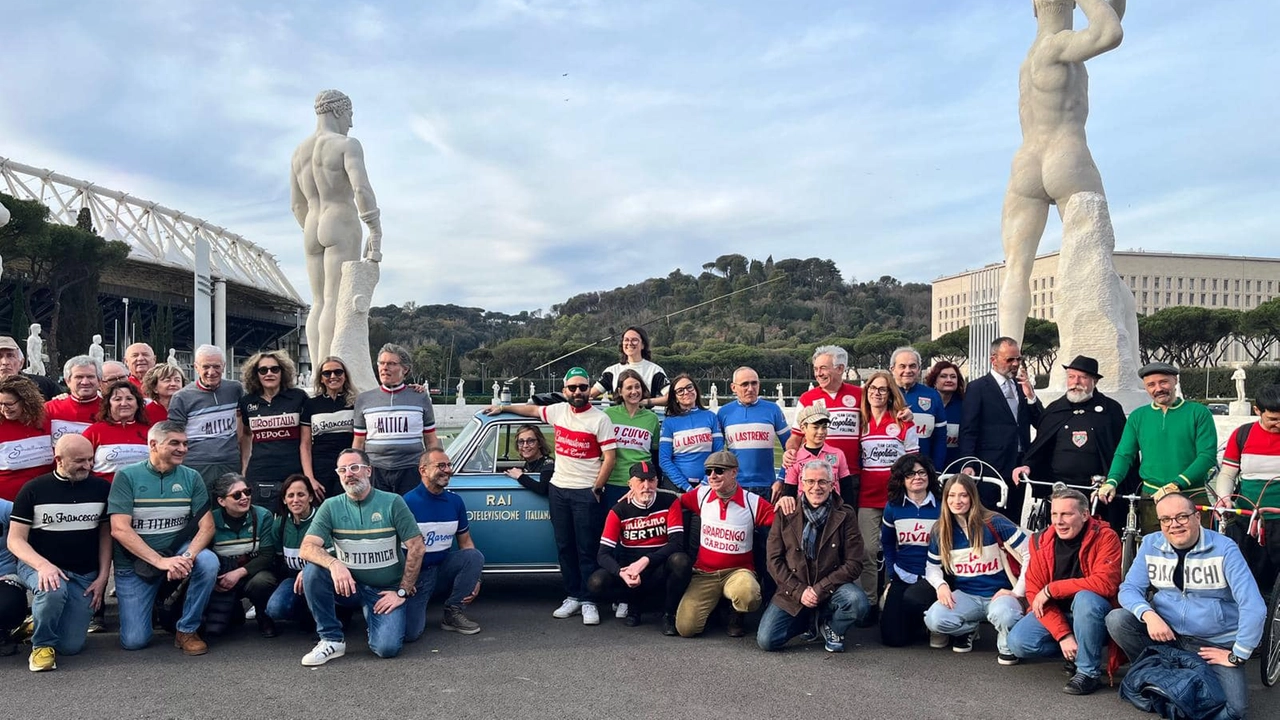 Un gruppo alla presentazione del Giro a Roma