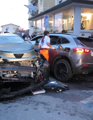 Falciate dopo la spesa. Le ragazze tedesche prese in pieno dal Suv. Conducente arrestata