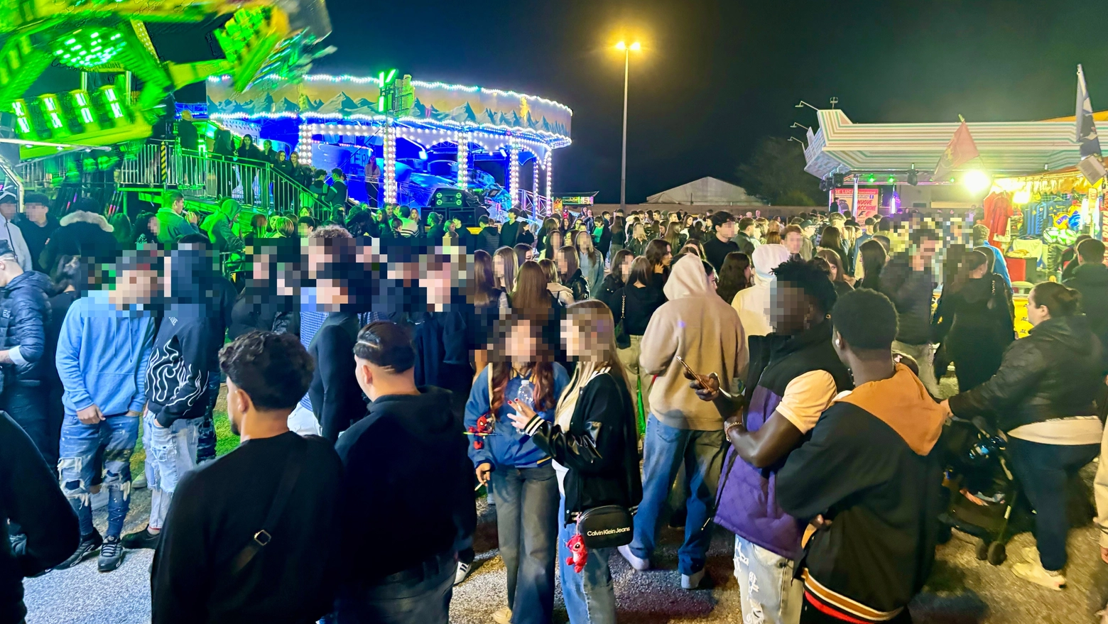 Il luna park di Pontedera nel piazzale del mercato