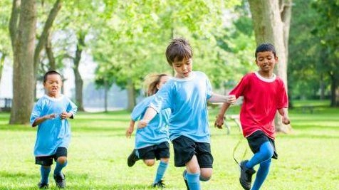 La spesa per le famiglie. Mandare i propri figli a fare attività fisica?. Un affare da mille euro