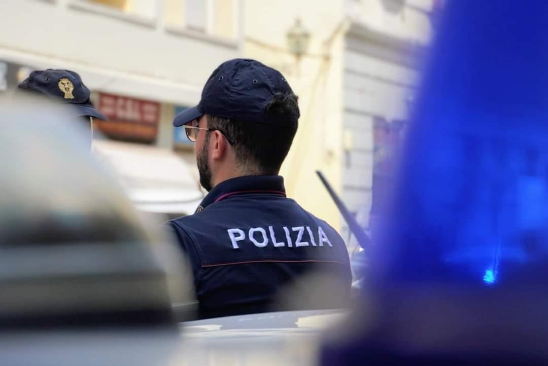 Firenze, entra in un locale per rubare e scappa con cinque chili di cioccolato