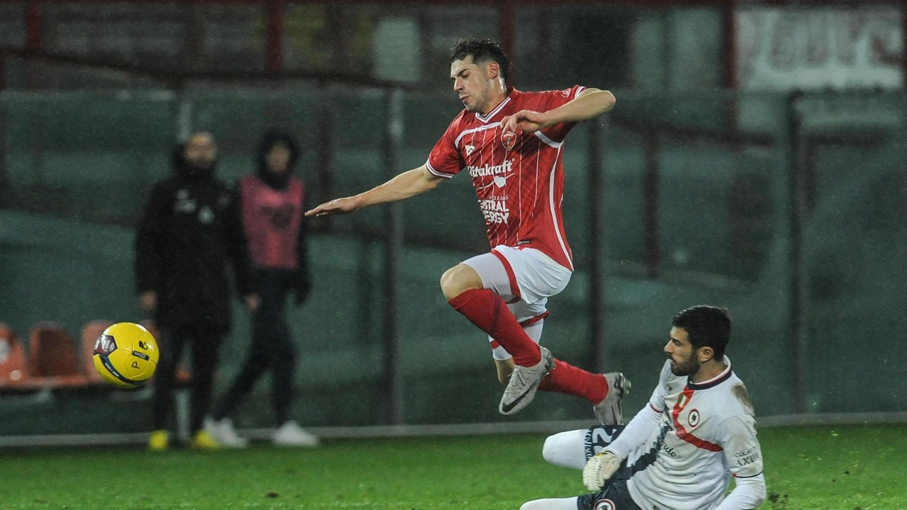 L’attaccante Alessandro Seghetti sogna il salto di categoria