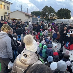 La Befana arriva a Terontola, festa in piazza Nazioni Unite