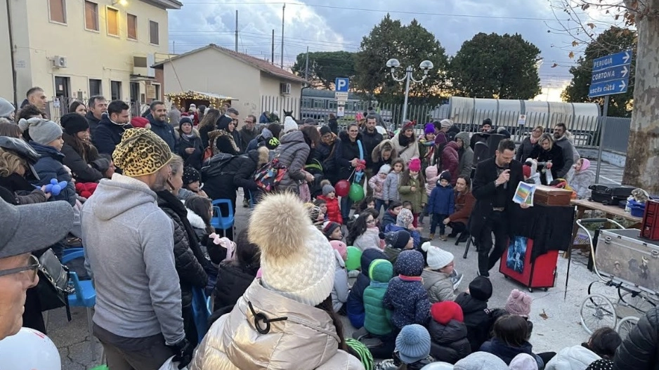 La Befana arriva a Terontola, festa in piazza Nazioni Unite