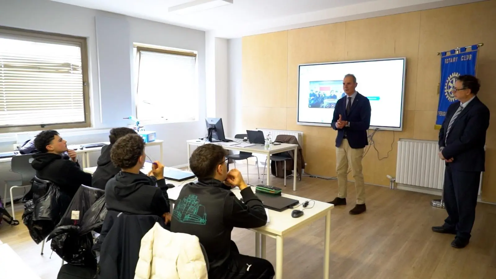 Sicurezza stradale "Conoscere le regole. La guida consapevole salva le vite"