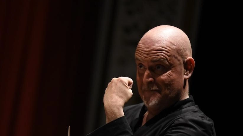 Domani alle 18 al Teatro degli Industri il maestro Andrea Colombini dirige, per il Concerto di Capodanno, l’Orchestra Città di Grosseto e le Scots Guards