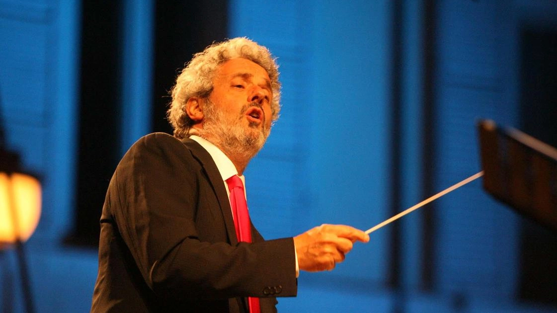 Nicola Piovani dirige l’Orchestra Filarmonica