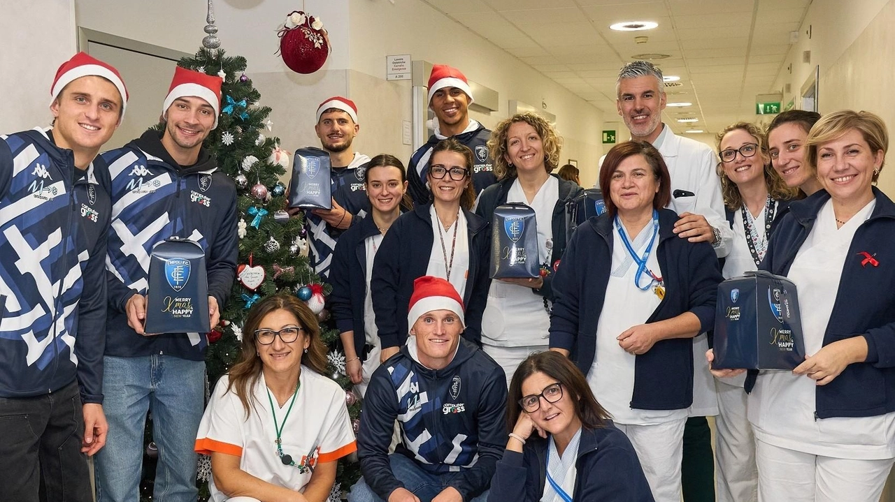 A Empoli anche quest’anno Babbo Natale non è vestito di rosso, ma di azzurro. E per la verità ne sono...