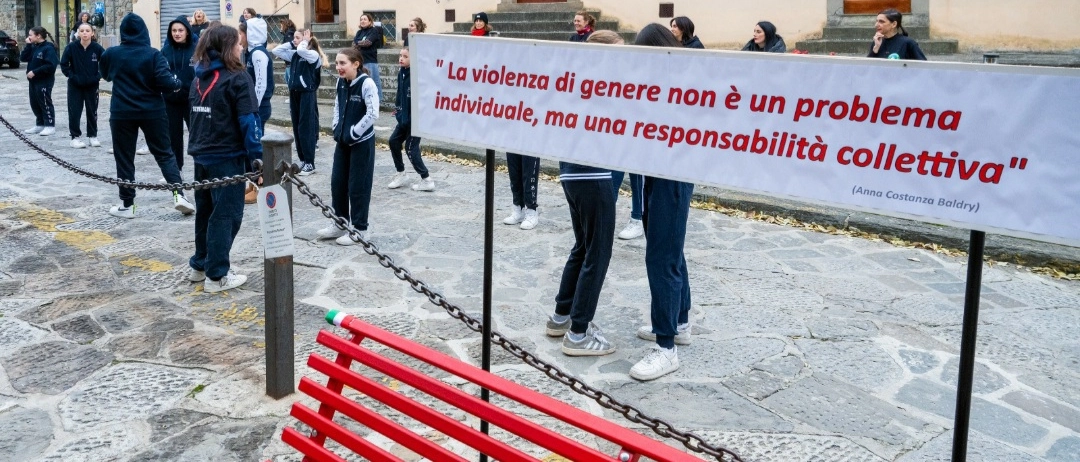 La scuola di danza Nijinsky ha organizzato un flash mob, grande partecipazione a Passi di Rispetto