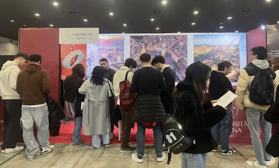 L’Università di Siena con uno stand al Salone dello Studente di Arezzo