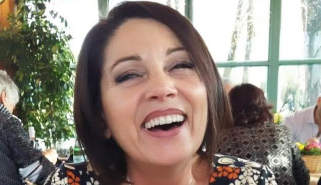 Addio al sorriso di Giovanna. Muore a soli 55 anni, due comunità in lutto