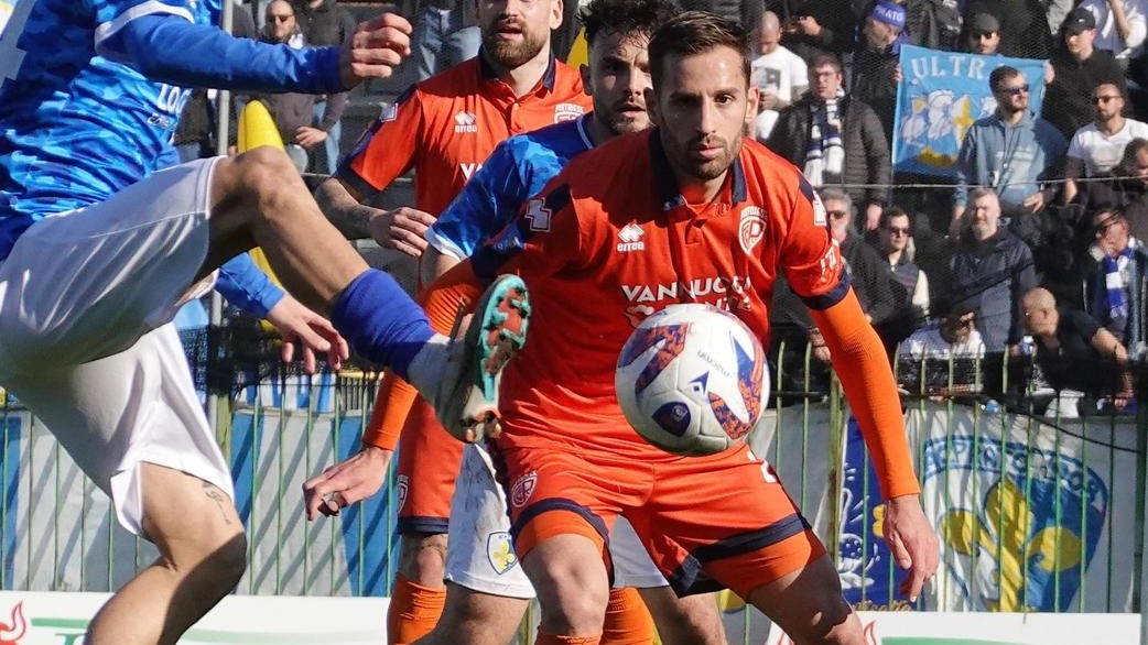 Un momento del derby giocato ieri pomeriggio a Pistoia