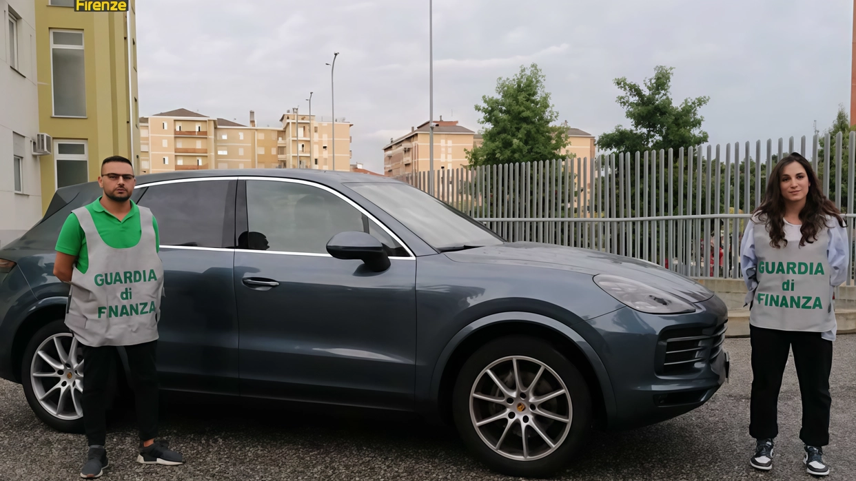 Tra i beni sequestrati anche una Porsche Cayenne da 76mila euro