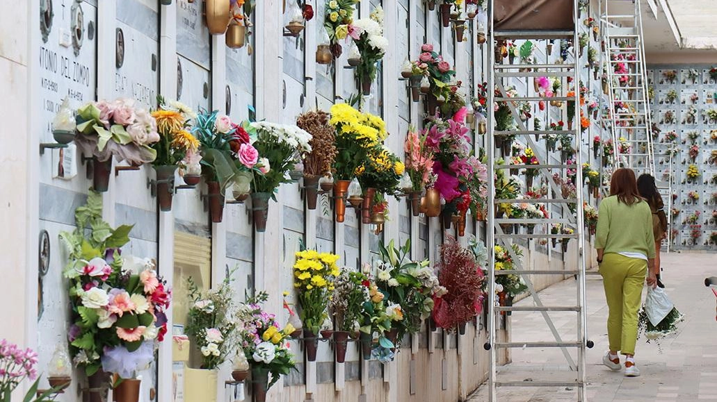 Il Comune di Pontedera ha avviato le procedure per affidare nuovamente. i servizi cimiteriali. (foto d’archivio)