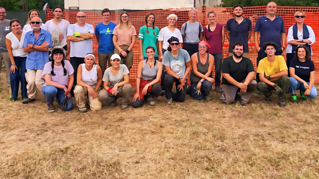 Il gruppo al lavoro sugli scavi archeologici di Montelupo Fiorentino: l’obiettivo espresso dal Comune è quello di portare avanti la collaborazione in modo strutturato