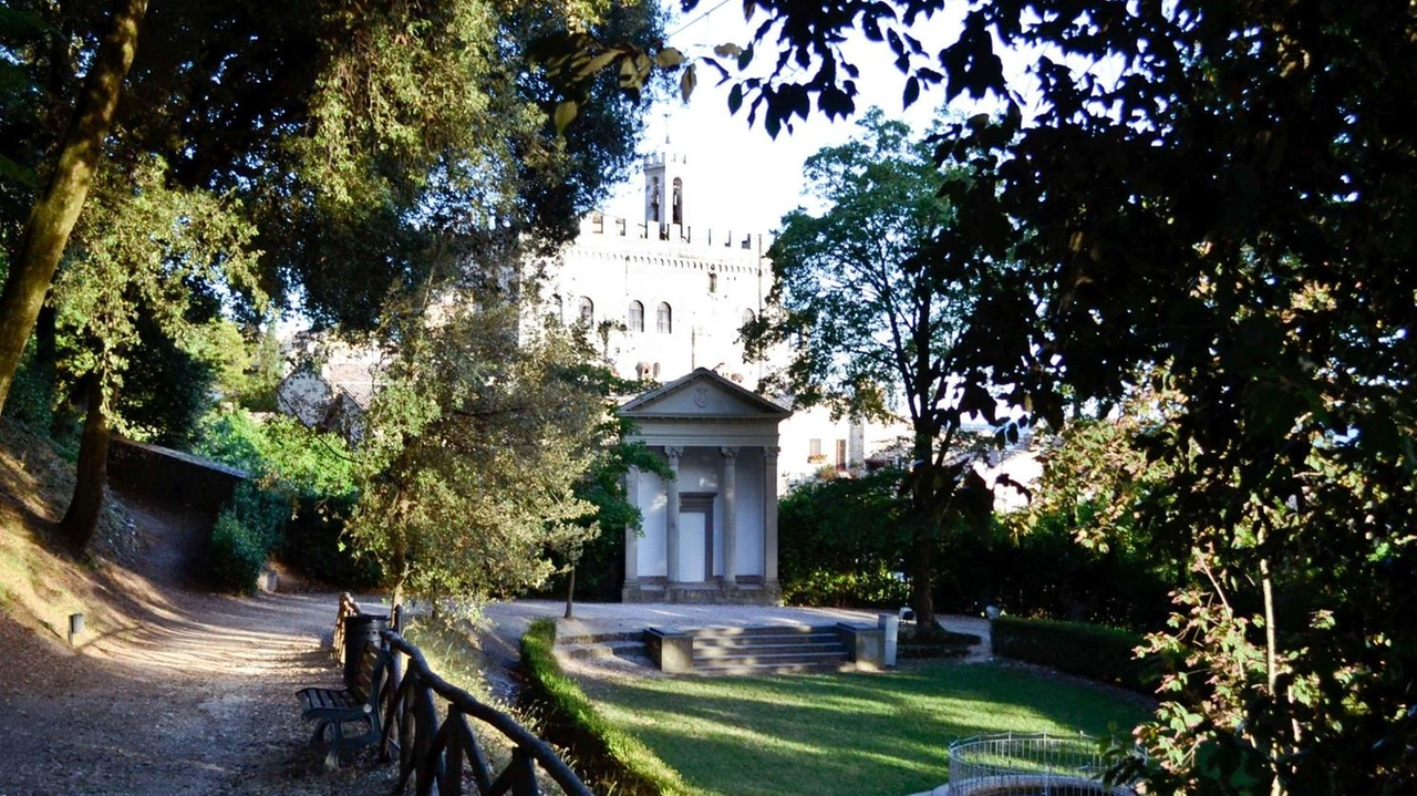 L’interno del Parco Ranghiasci: previsti interventi su tempietto, villino, scuderia e torre di San Luca