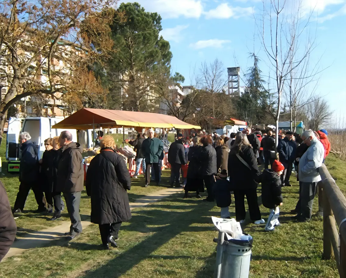 Tutti pronti per la festa della Salacca: cibo e divertimento sul lungarno