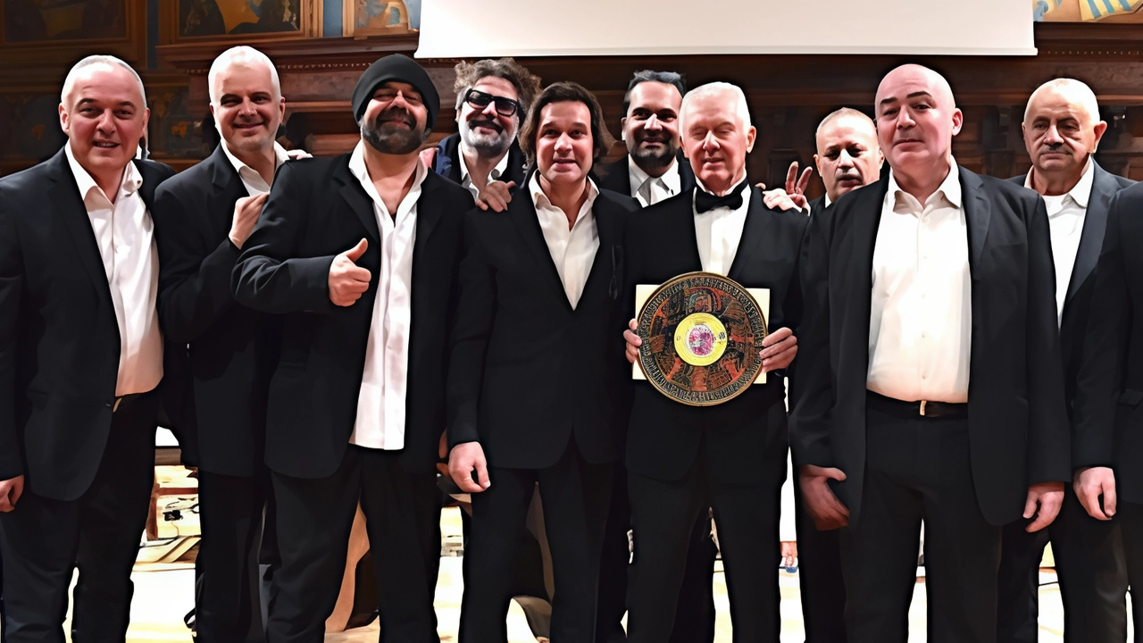 Terza edizione della "Festa della Canzone Perugina" a Perugia: trionfano Roco, Luca Santi e Roberto Cecchetti. Premio speciale a Sandro Chiappori.