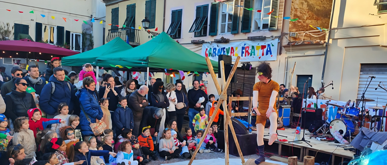 Super “Carnevalfratta“. Grande successo in piazza San Francesco