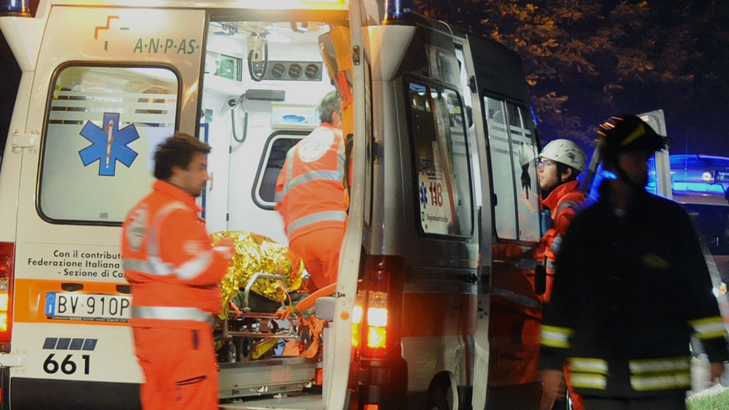 Sul luogo della tragedia sono giunti, oltre ai poliziotti, anche vigili del fuoco e 118 (foto d’archivio)