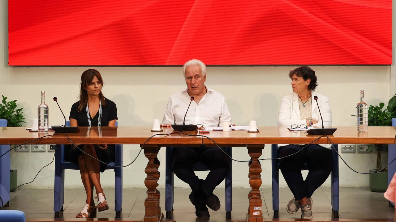 Il presidente della Regione Eugenio Giani con l’assessore all’Agricoltura Stefania Saccardi e Angelita Luciani, referente per le Aree interne della Regione Toscana