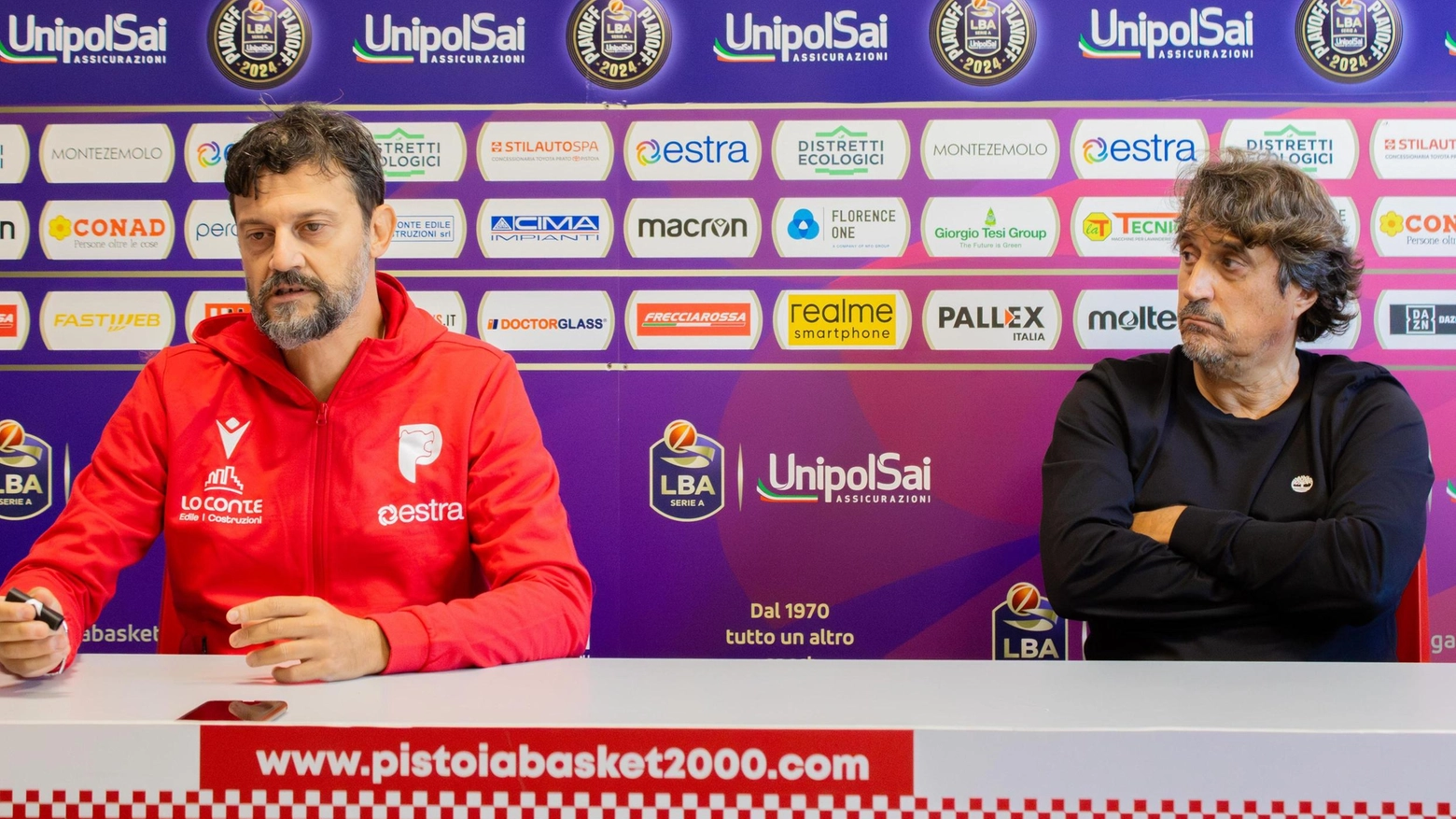 L'inizio imminente dei campionati giovanili di Pistoia Basket Junior vede un clima positivo e di crescita, nonostante le sfide legate ai tesseramenti. Il presidente e il responsabile del settore giovanile esprimono gratitudine per il supporto delle famiglie e delle istituzioni locali, evidenziando il lavoro svolto e gli obiettivi futuri, inclusa la collaborazione con Gonzaga University.