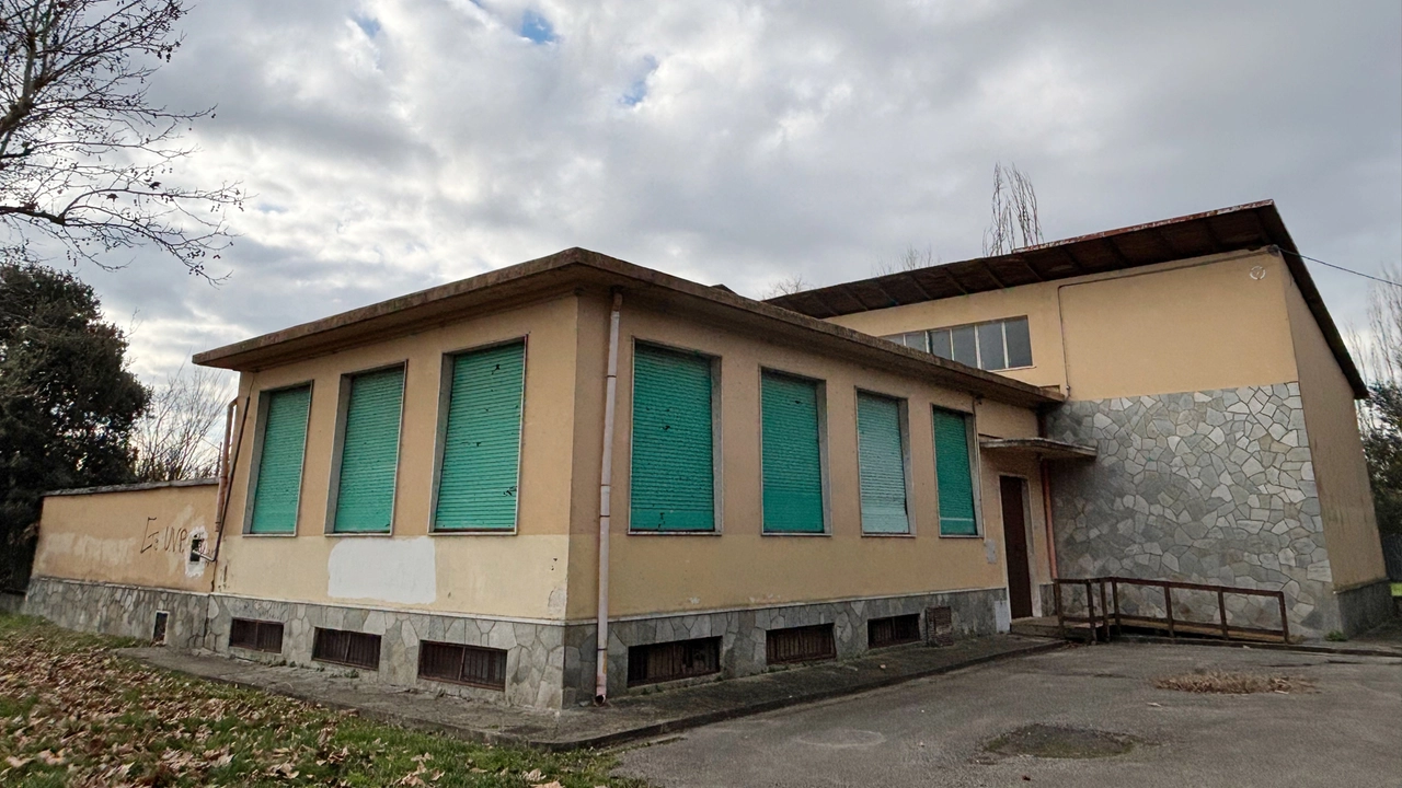 L’edificio dell’ex Enalino, di proprietà della parrocchia, dove si trova la palestrina (Foto Germogli)