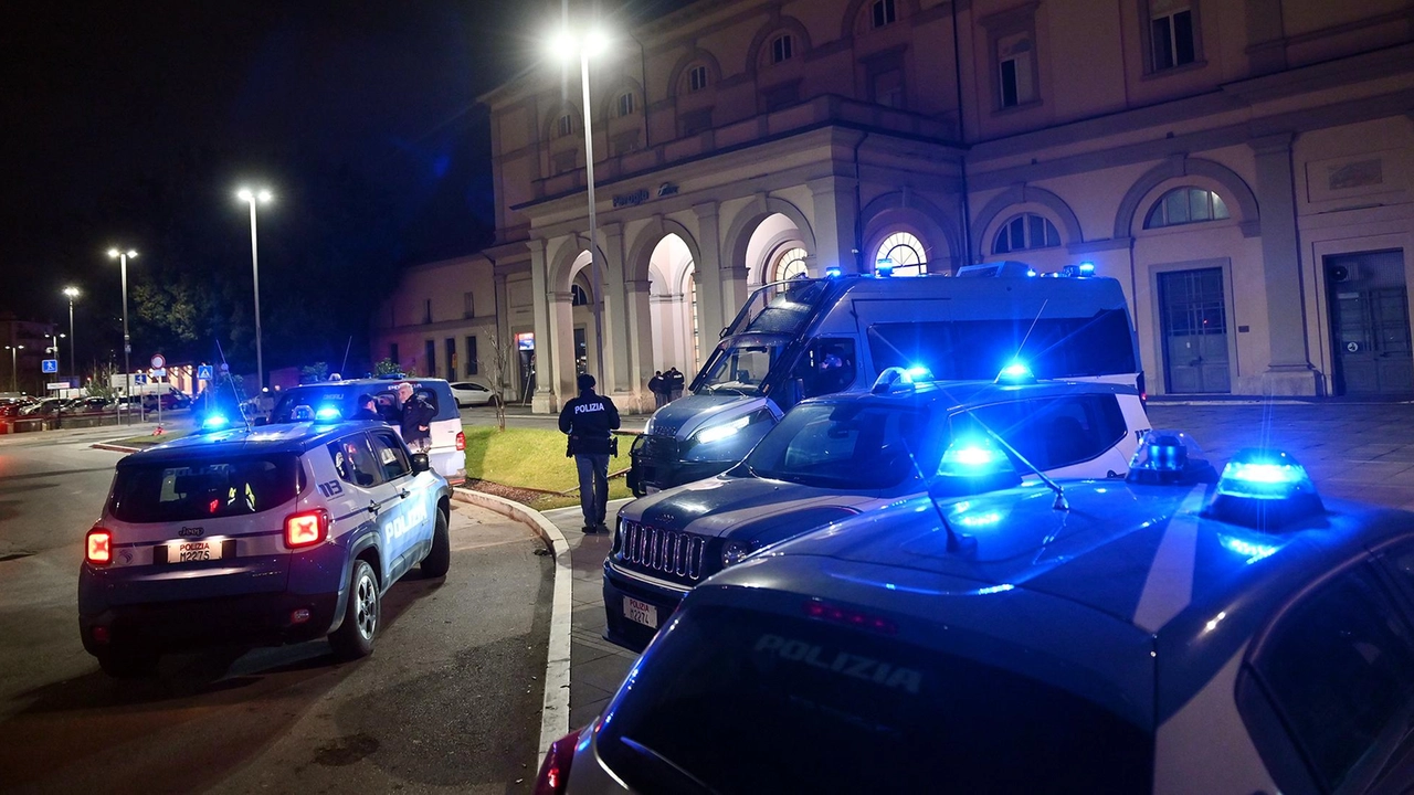 Maggiore visibilità delle pattuglie in orario serale e notturno e rafforzamento di presidio del territorio. Verifiche sulle attività commerciali. Il Comune continuerà negli accertamenti delle locazioni.