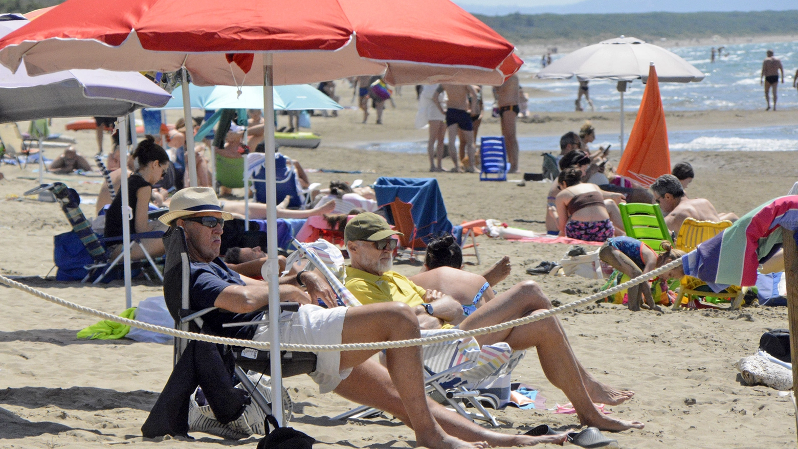 Turisti al mare a Castiglione della Pescaia