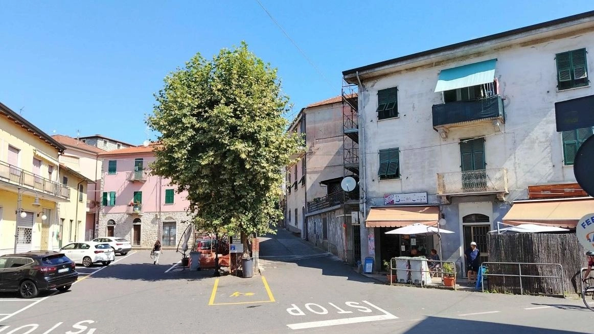 Piazza Turati a Piana Battolla sarà interessata da un piano di riqualificazione che porterà alla pedonalizzazione di parte dell’area. La spesa è di circa 170mila euro