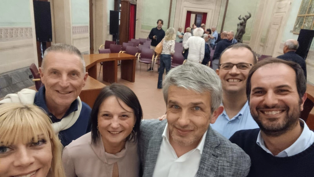 Incontro pubblico a Montale sul tema dell'autonomia differenziata, organizzato dal Partito Democratico. Interventi di esponenti politici e costituzionalisti, con focus sul referendum e sulle implicazioni della riforma. Partecipazione significativa e dibattito costruttivo.