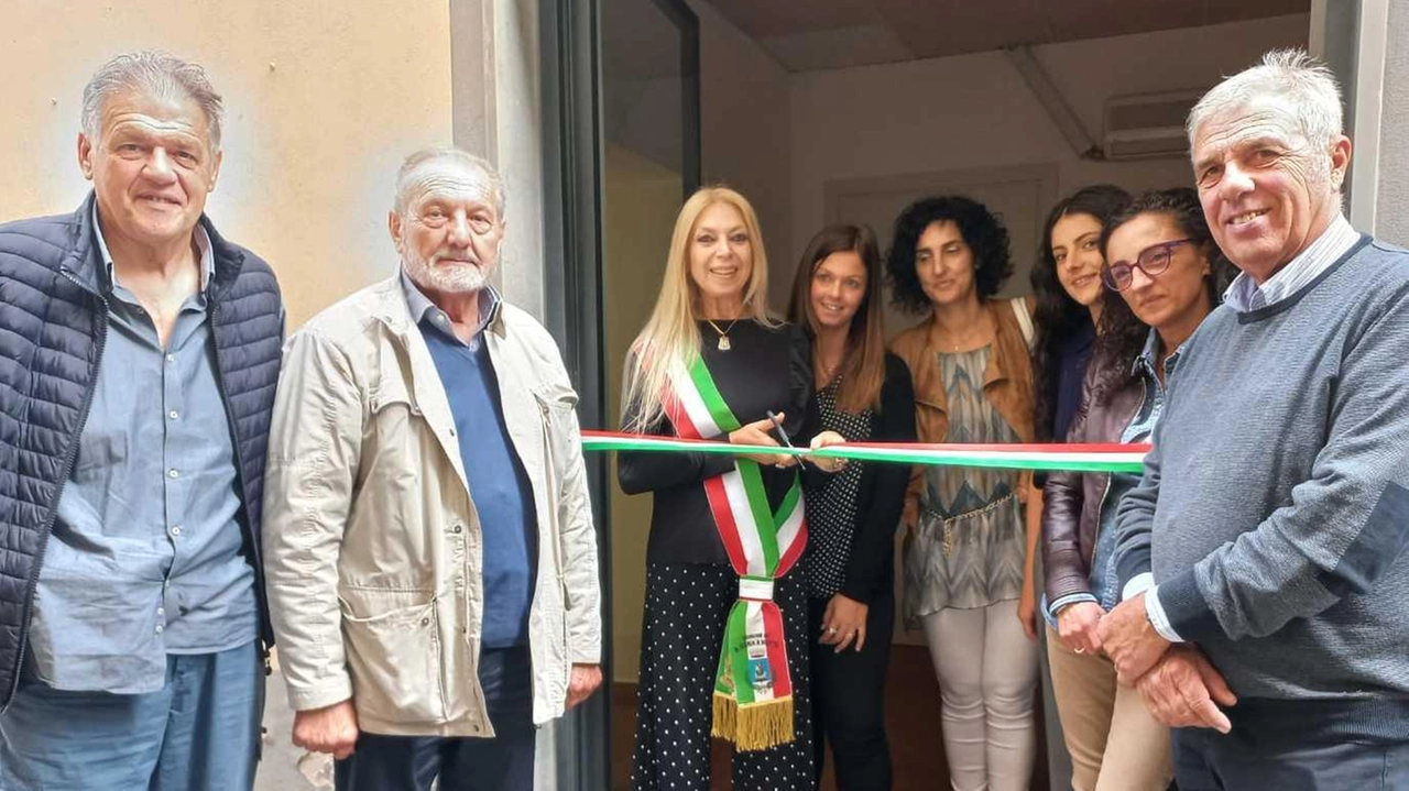 Lo sportello nei locali del Comune in via Carducci ex sede dei vigili. L’iniziativa è stata attivata dall’agenzia formativa Madonna del Soccorso. .