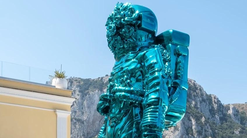 Spaceman conquista Capri. Nell’isola l’opera di Tincolini