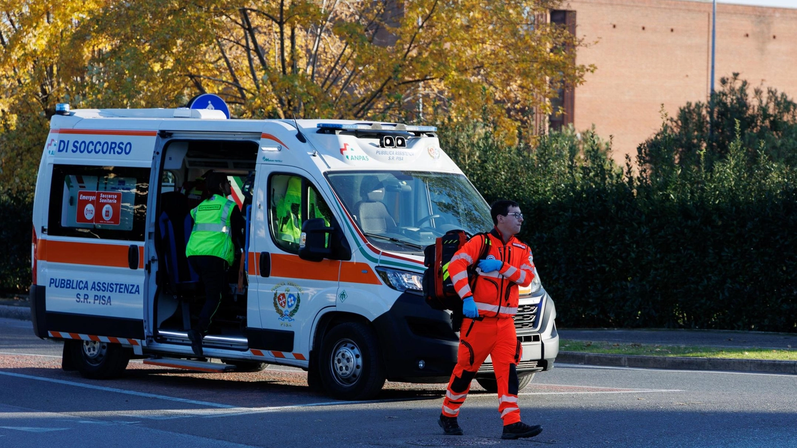 Sprangate e sassate. Violenta rissa in strada