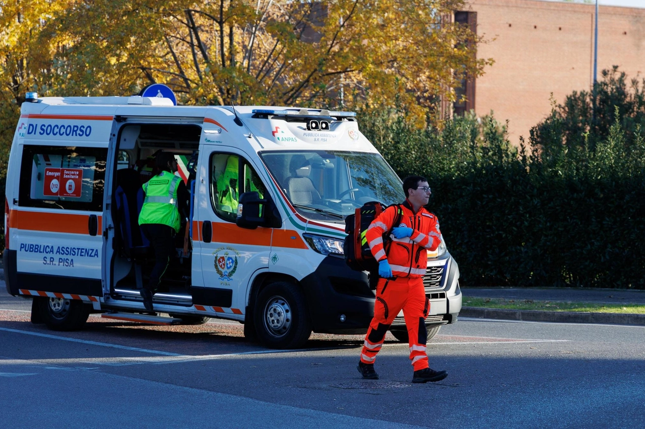 Sprangate e sassate. Violenta rissa in strada