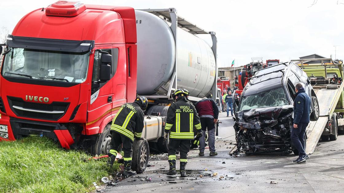 Incidente sulla 429, è morto l’uomo che si è scontrato col camion. Lascia moglie e due figlie