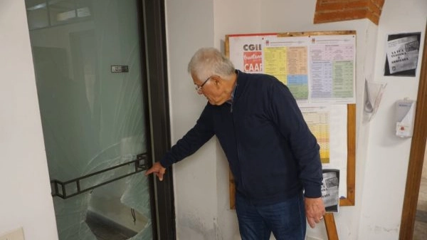 Uno dei recenti colpi alla Cgil di Montevarchi