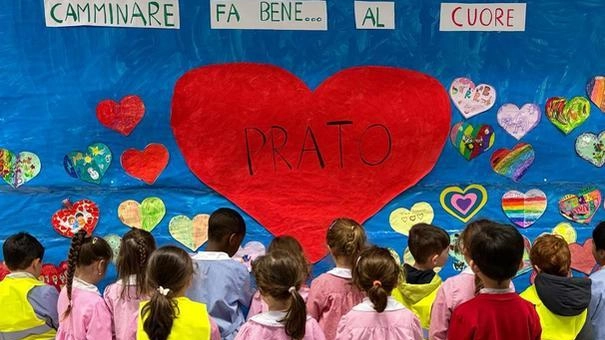 PratoLovePedibus: grande partecipazione all’iniziativa promossa da Legambiente insieme alle scuole e al Comune. E nuove linee in arrivo