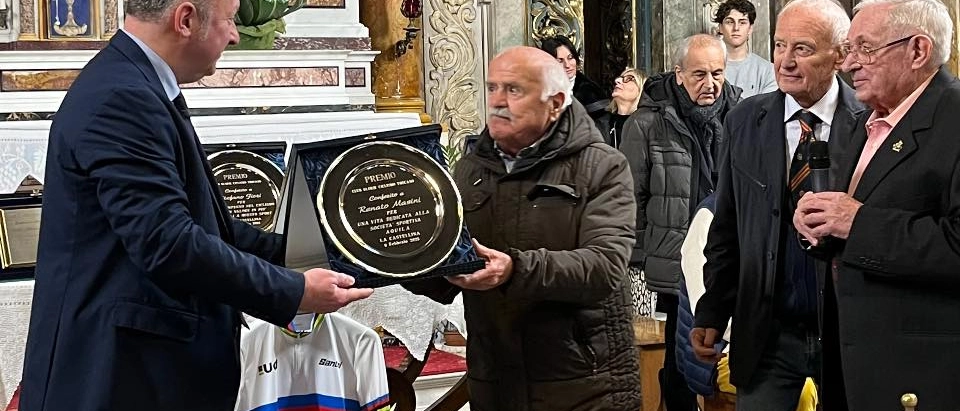 Ciclismo, un premio a Renato Masini da 60 anni nell'Aquila