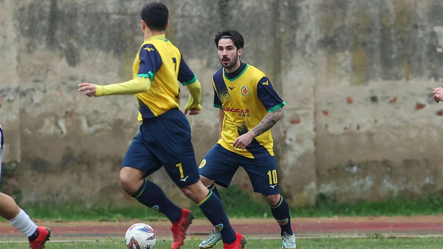 Mattia Giani, 26 anni, con la maglia del Castelfiorentino