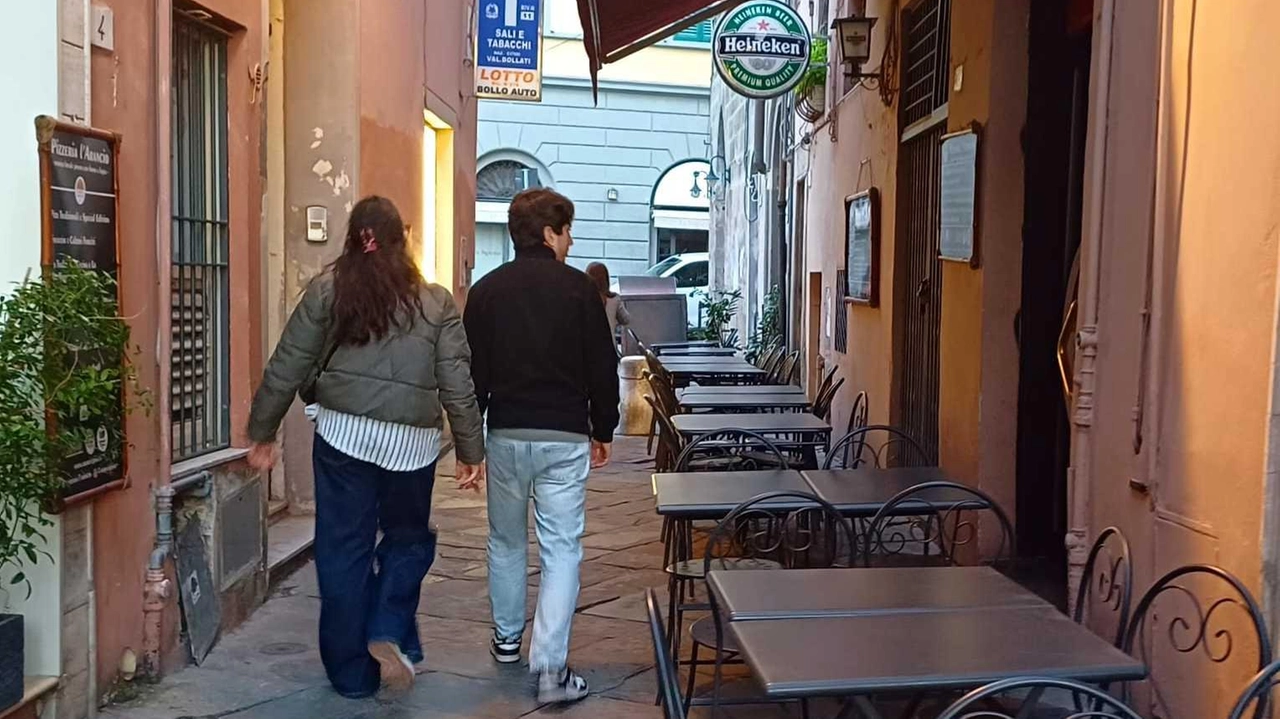 Il caso piazza Dante. La mossa del Prefetto e la fiaccolata di Ziello