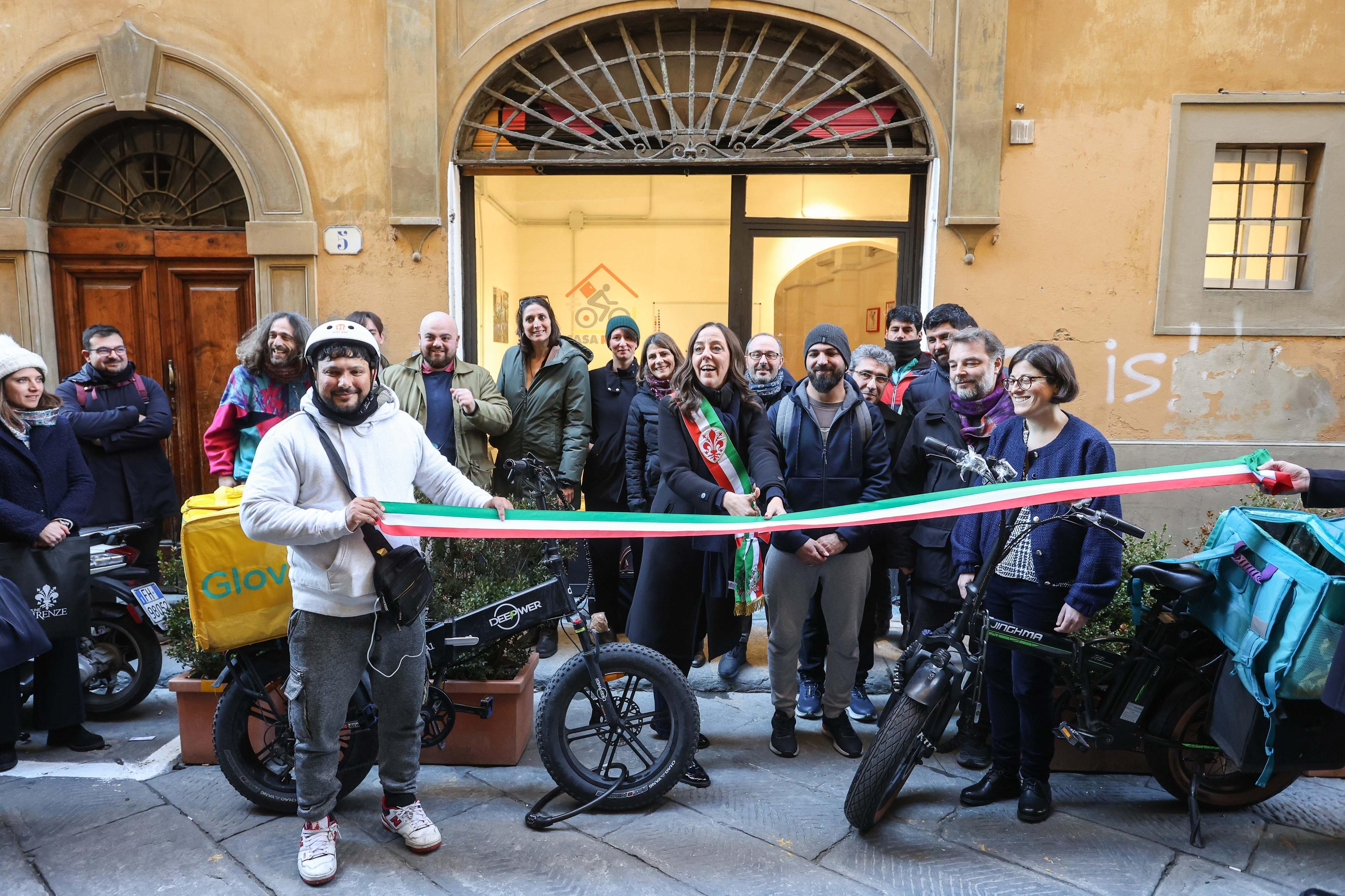 https://www.lanazione.it/image-service/view/acePublic/alias/contentid/N2MwYjI3MGEtNjEyNi00/0/inaugurazione-casa-rider.jpeg