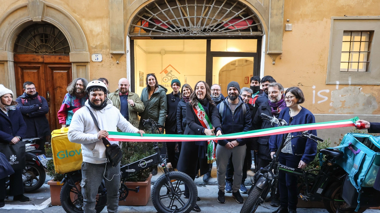 L'inaugurazione di Casa Rider, base, rifugio e officina per tutti i rider fiorentini (foto Giuseppe Cabras/New Press Photo)