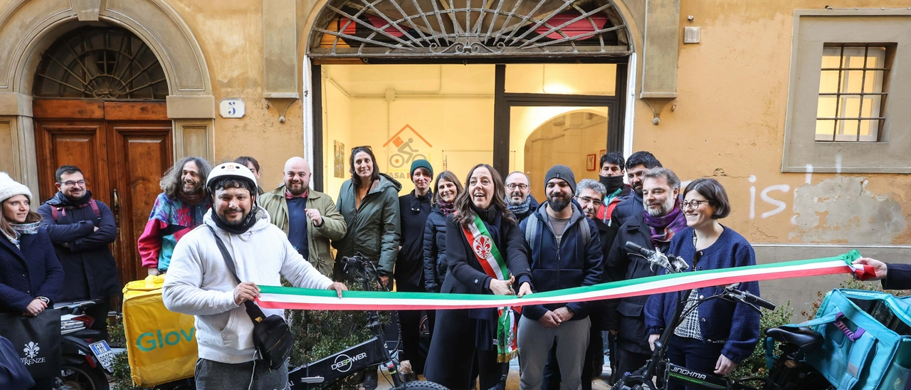 Firenze, inaugurata Casa Rider: uno spazio di ristoro e supporto per i ciclofattorini