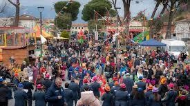 Nel 2024 la Santa Pasqua molto bassa aveva anticipato tutto, con i Carnevali della Piana in partenza già a ridosso...