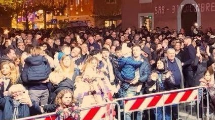 Grande attesa per il Capodanno in piazza Garibaldi sotto il Fortino, la serata, condotta da Caterina Ferri con musica e animazione