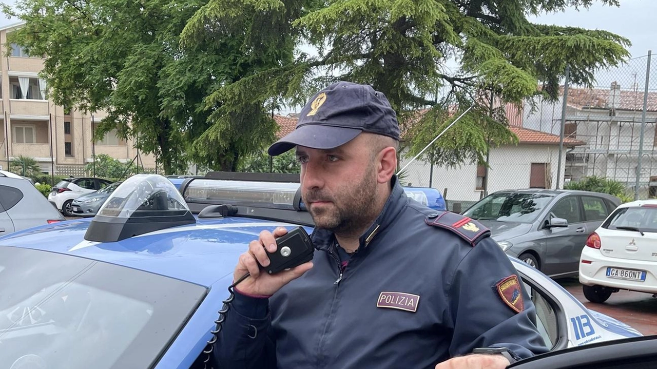 In balìa dei rapinatori a Campo Marte. Due giovani litigano: una donna tenta di fare da paciere, presa a morsi finisce in ospedale