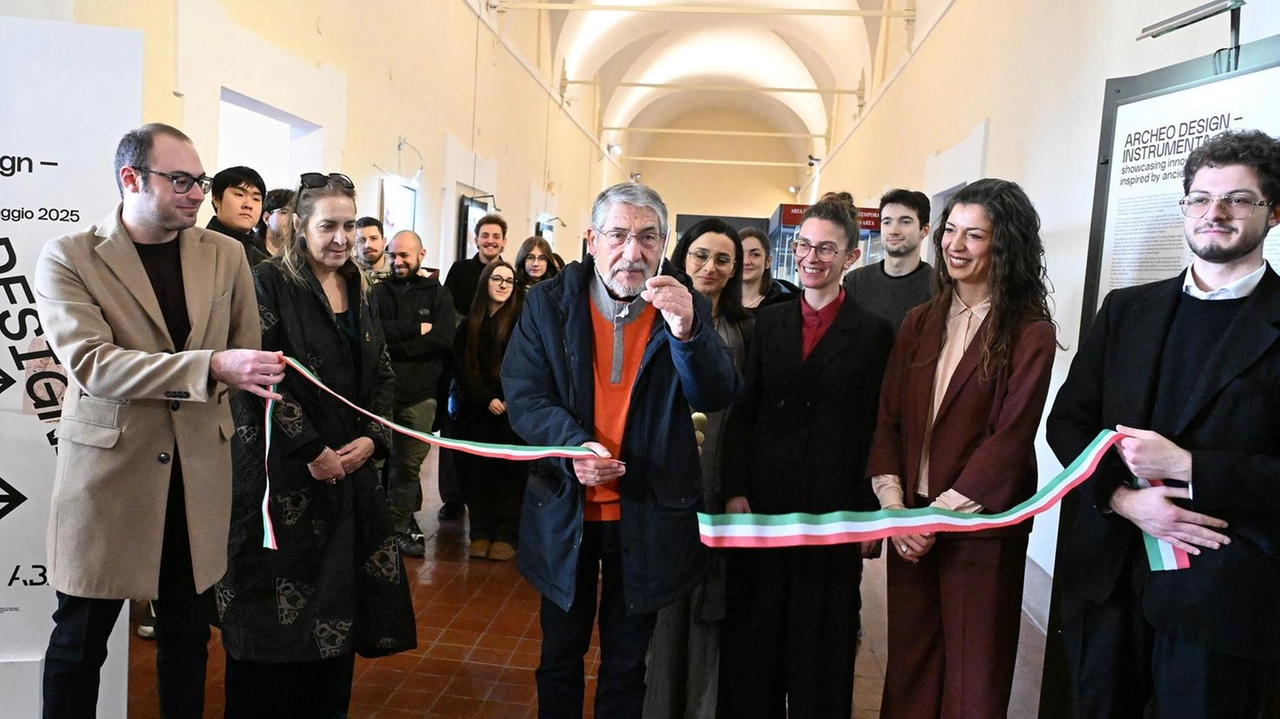 Perugia, al Museo Archeologico esposte le opere degli studenti dell’Accademia di Belle Arti che rivisitano gli utensili da lavoro antichi