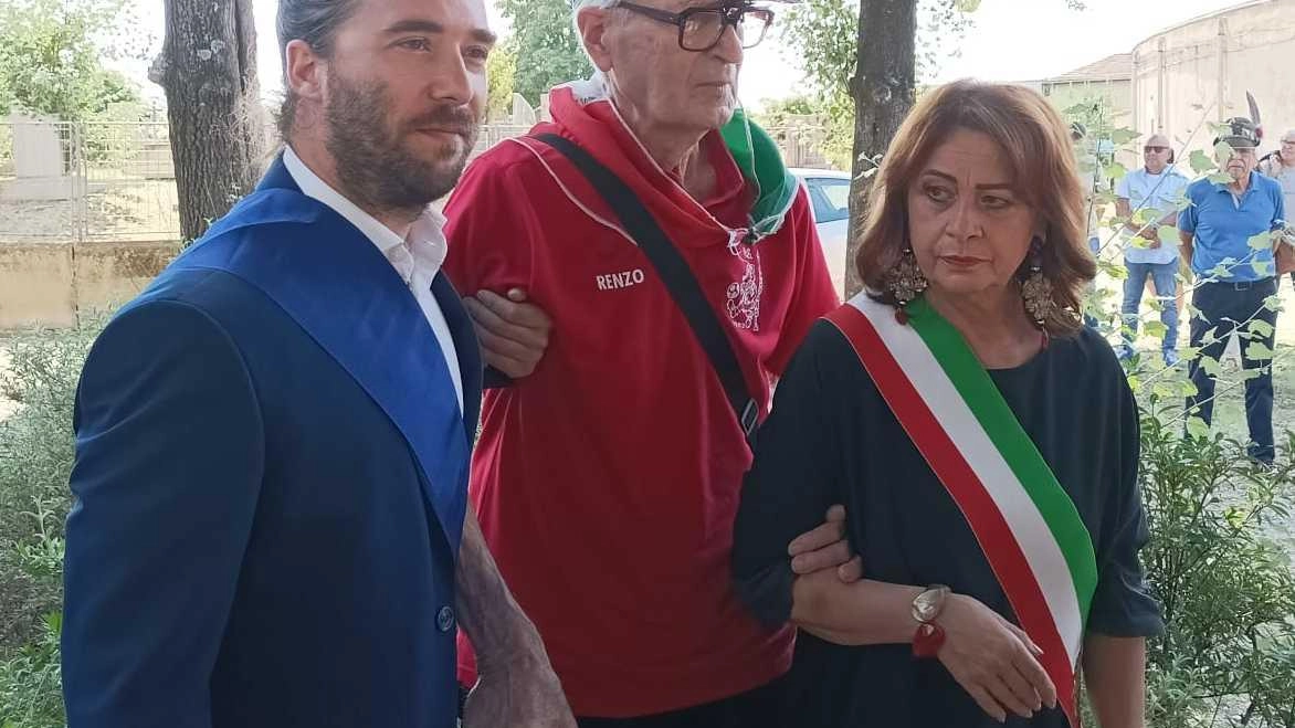 Il consigliere provinciale Matteo Giusti, il presidente onorario dell’Anpi, Renzo Corsini e la vicesindaco del comune di Pistoia, Anna Maria Celesti